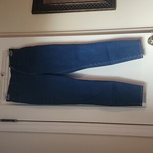 Lucky Brand super skinny mid rise denim jeans